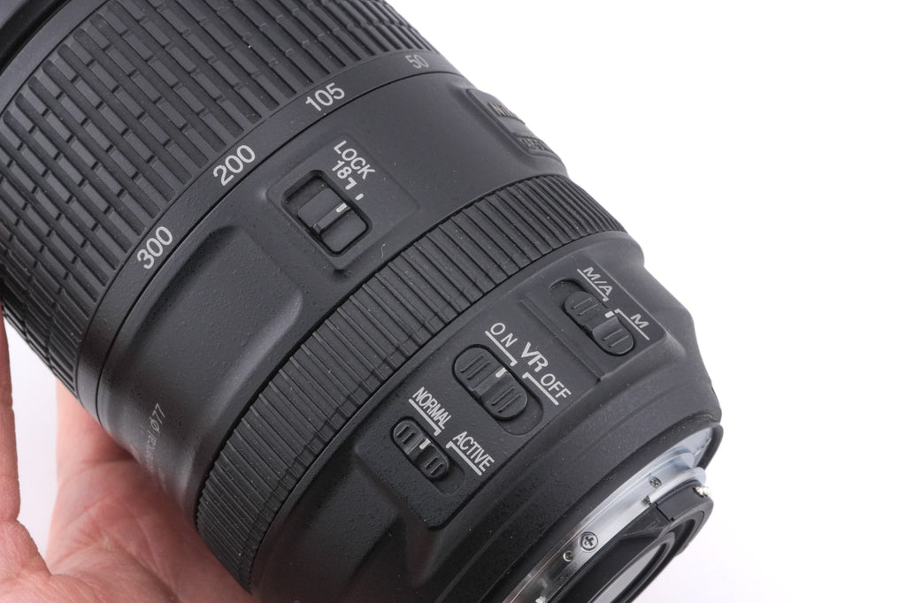 Nikon 18-300mm f3.5-5.6 AF-S Nikkor G ED VR