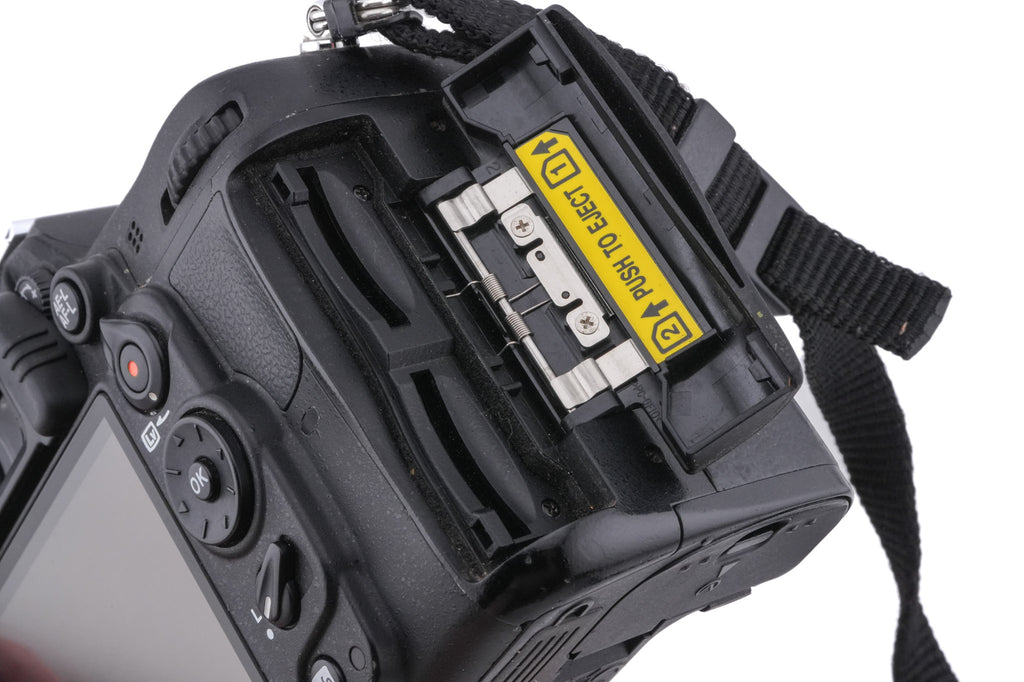 Nikon D7000