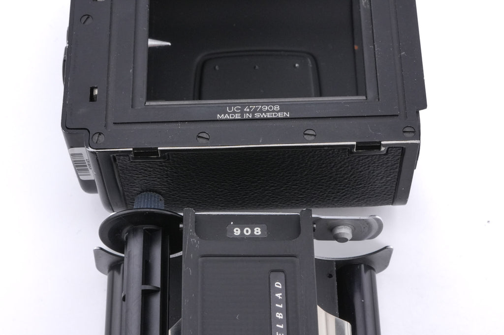 Hasselblad 500C/M (Black, 10170) + Waist Level Finder (Old / Black, 42277) + Standard Focusing Screen (42161) + A12 Film Magazine (Black, 30147) + 80mm f2.8 Planar T* C (Black, 20028)