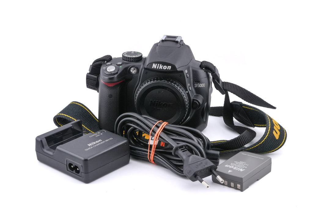 Nikon D5000