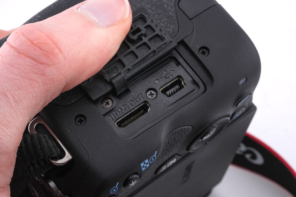 Canon EOS 200D