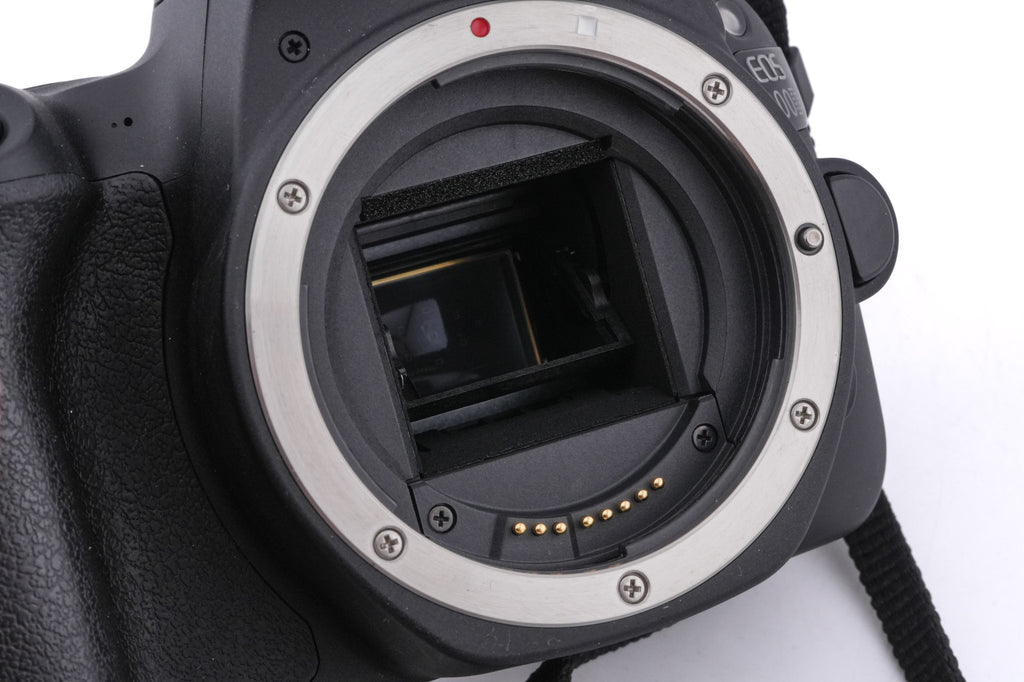 Canon EOS 200D
