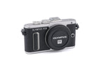 Olympus PEN E-PL8 + FL-LM1 Flash