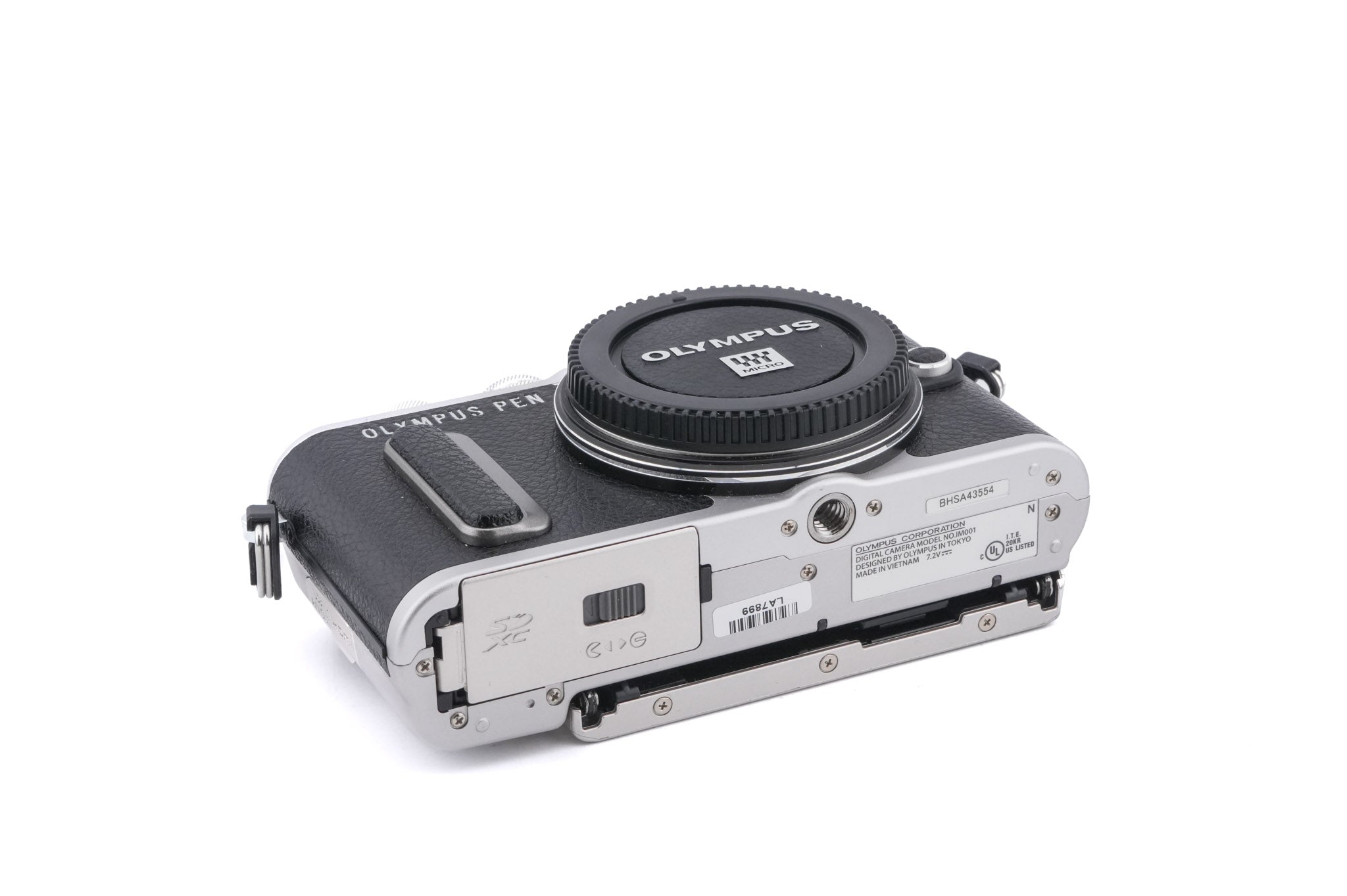 Olympus PEN E-PL8 + FL-LM1 Flash