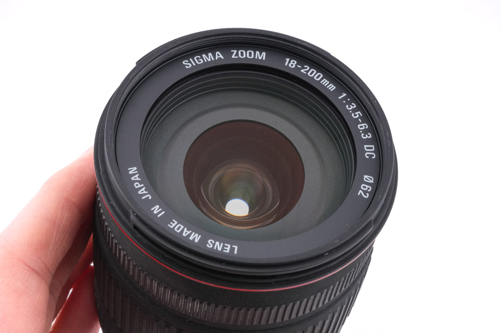 Sigma 18-200mm f3.5-6.3 DC