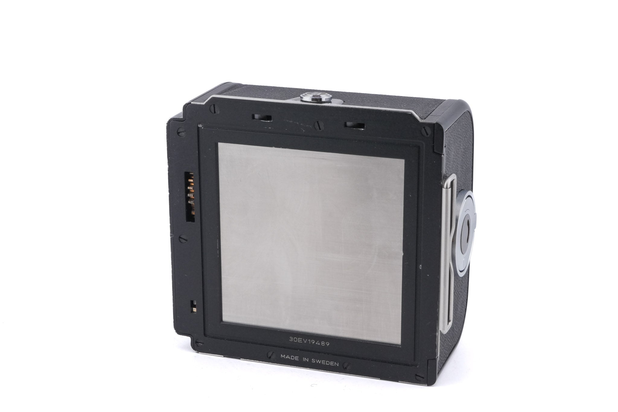 Hasselblad 500C/M (Black, 10170) + Acute Matte D Grid / Split Image Focusing Screen (42217) + A12N Film Magazine + 80mm f2.8 Planar T* C (Black, 20028) + Waist Level Finder (New / Black, 42323)