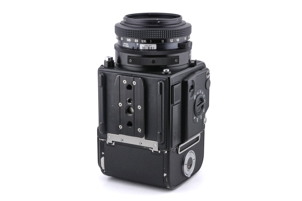Hasselblad 201F (Black, 10532) + A12N Film Magazine + 80mm f2.8 Planar T* F (20400) + Waist Level Finder (New / Black, 42323) + Acute Matte Focusing Screen (42165)
