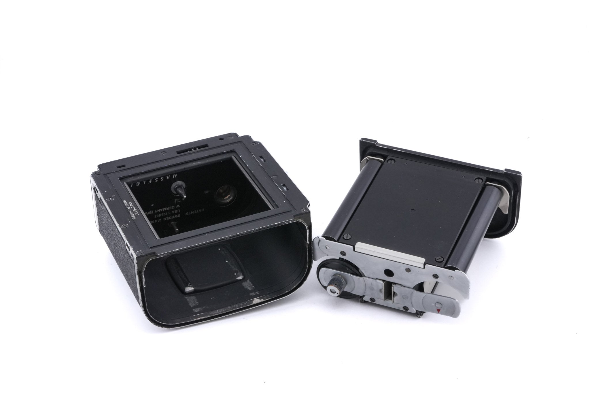 Hasselblad 500C/M (Black, 10170) + A12 Film Magazine (Black, 30147) + Acute Matte Focusing Screen (42165) + Waist Level Finder (Old / Black, 42277) + 80mm f2.8 Planar T* C (Black, 20028)