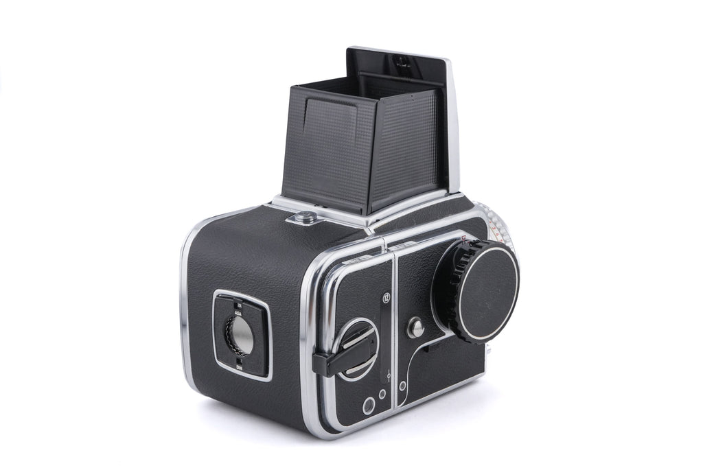Hasselblad 500C/M (Silver, 10026) + Waist Level Finder (Old / Silver, 42021) + Focusing Screen with Split-Image Rangefinder (42188) + 80mm f2.8 Planar T* C (Silver, 20028) + A12 Film Magazine (Silver, 30074)