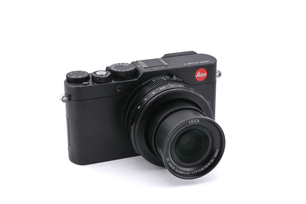 Leica D-Lux 7 + CF D Flash