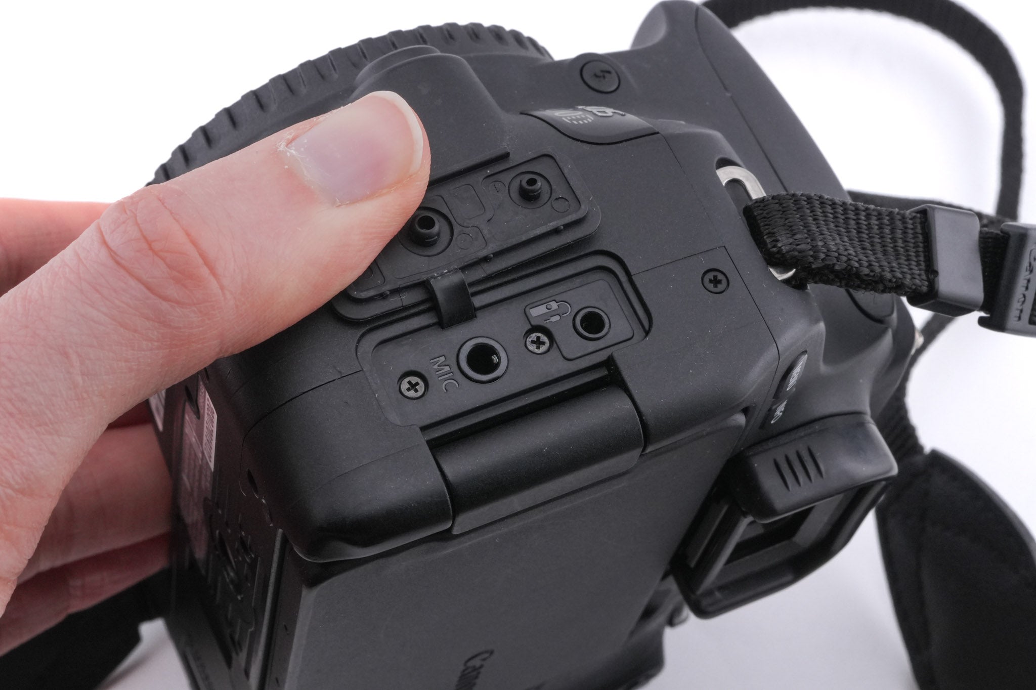 Canon EOS 200D