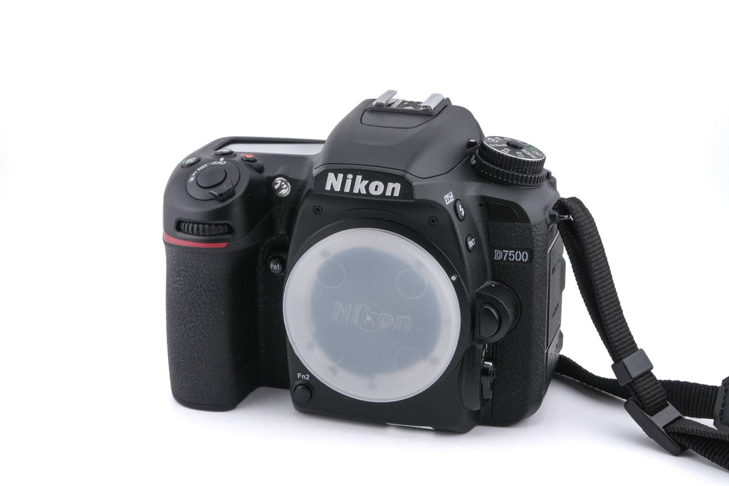 Nikon D7500