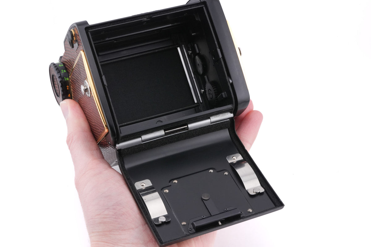 Mamiya M645 1000S (Golden Lizard/Jubilee) + Waist Level Finder S (Golden Lizard/Jubilee) + AE Prism Finder (Golden Lizard/Jubilee)