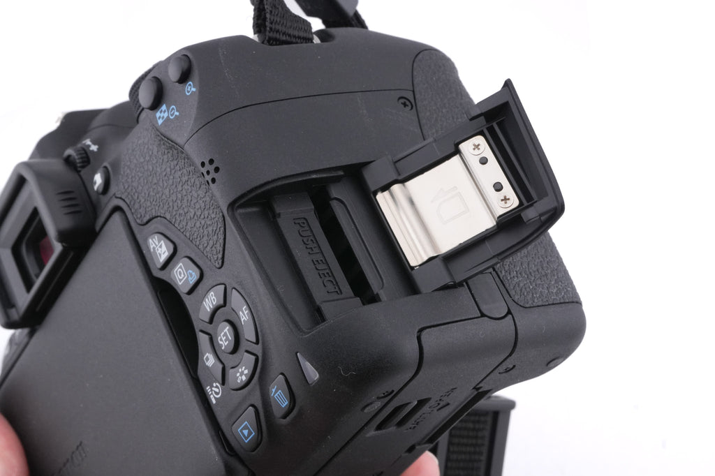 Canon EOS 700D