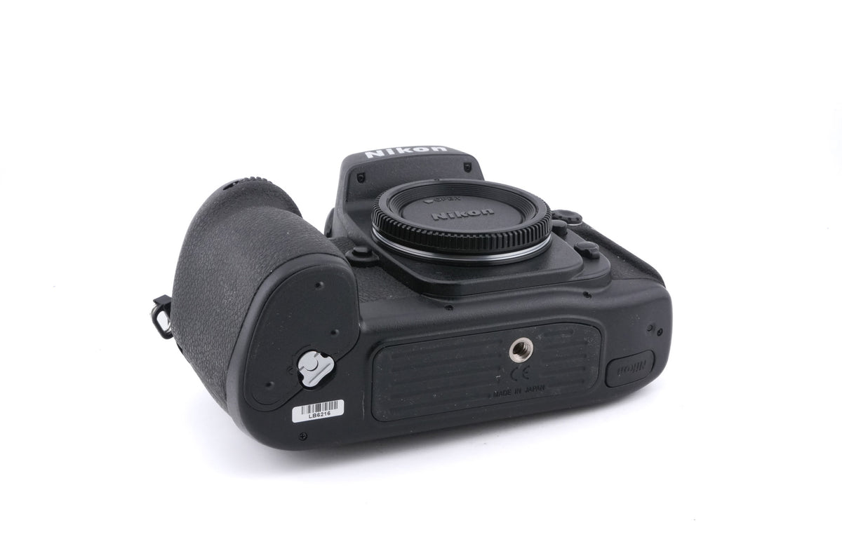 Nikon F100
