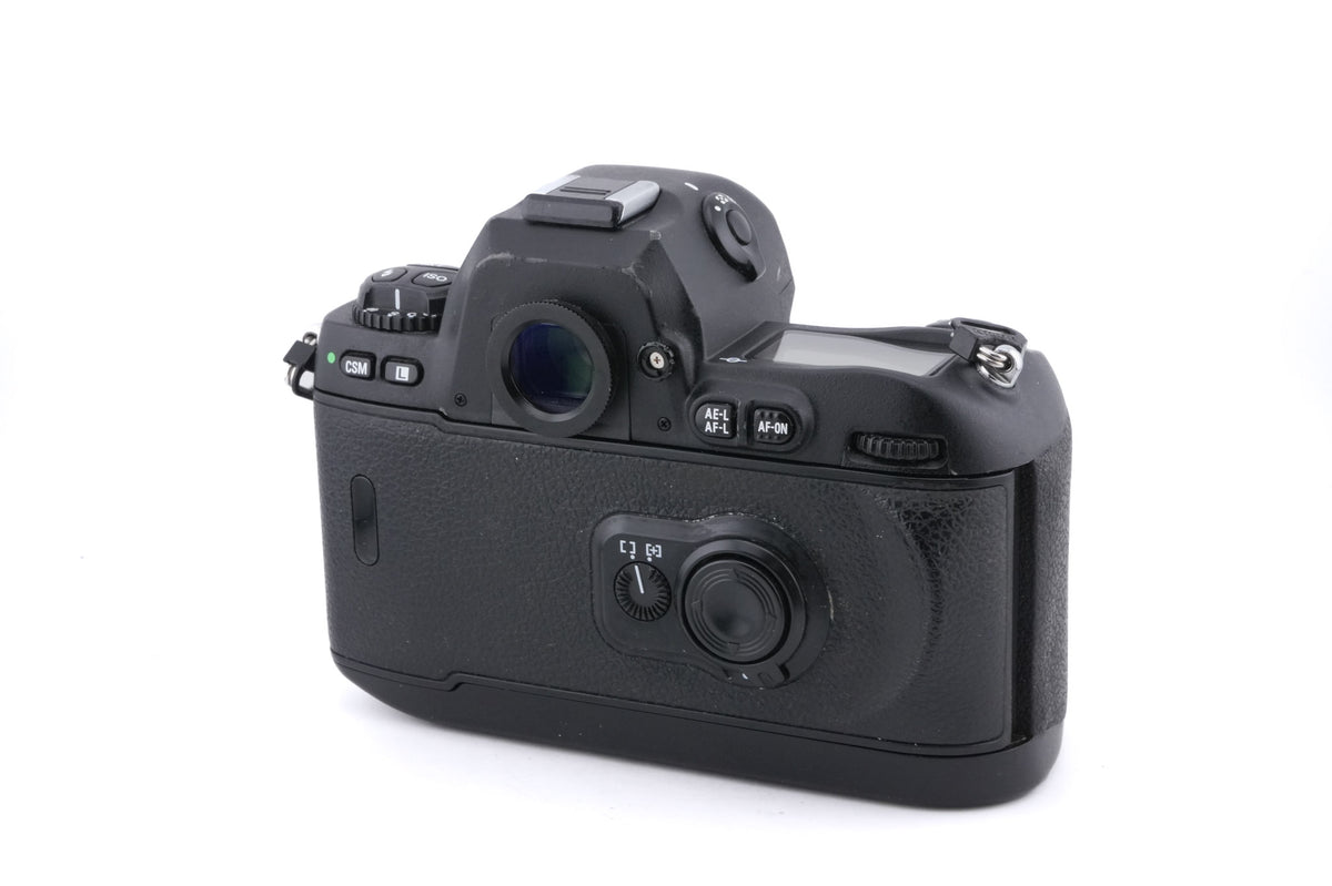 Nikon F100