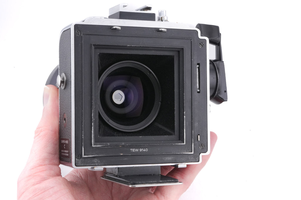 Hasselblad Super Wide C (SWC) (Silver, 10049) + SWC Viewfinder (52035/TISOC) + A12 Film Magazine (Silver, 30074)