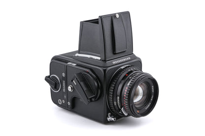 Hasselblad 500C/M (Black, 10170) + Waist Level Finder (Old / Black, 42277) + A12N Film Magazine + 80mm f2.8 Planar T* C (20028)