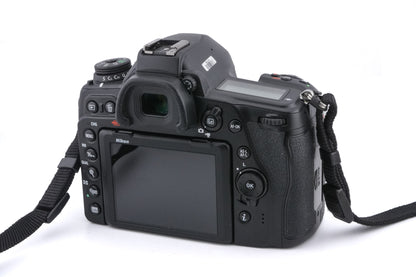 Nikon D780