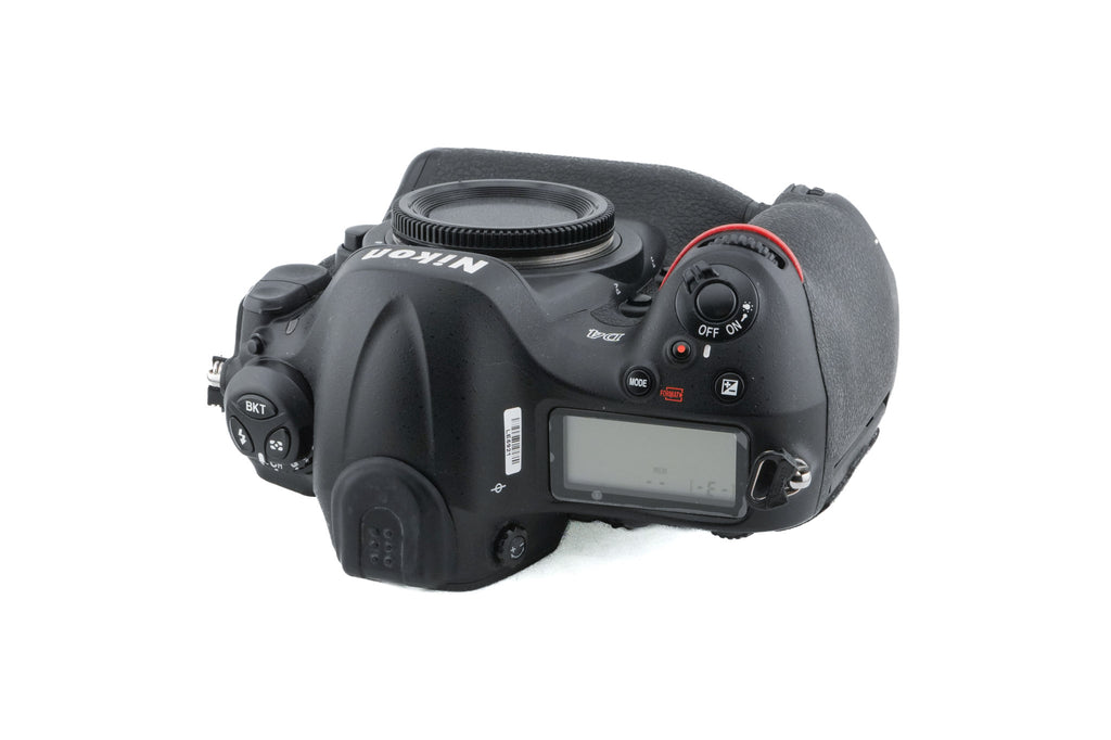 Nikon D4