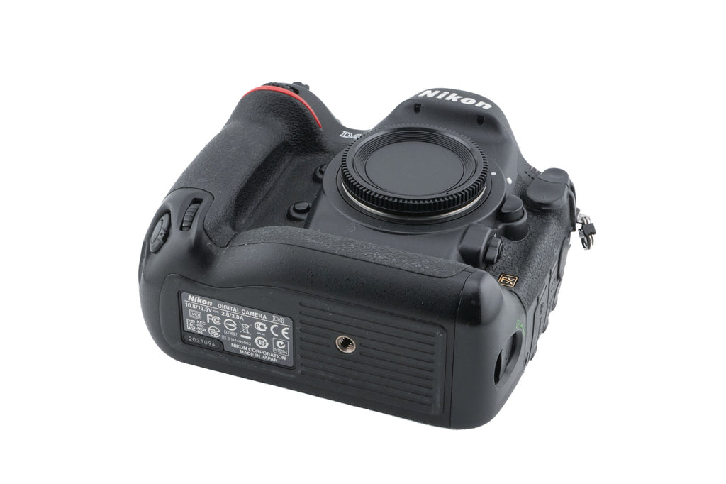 Nikon D4