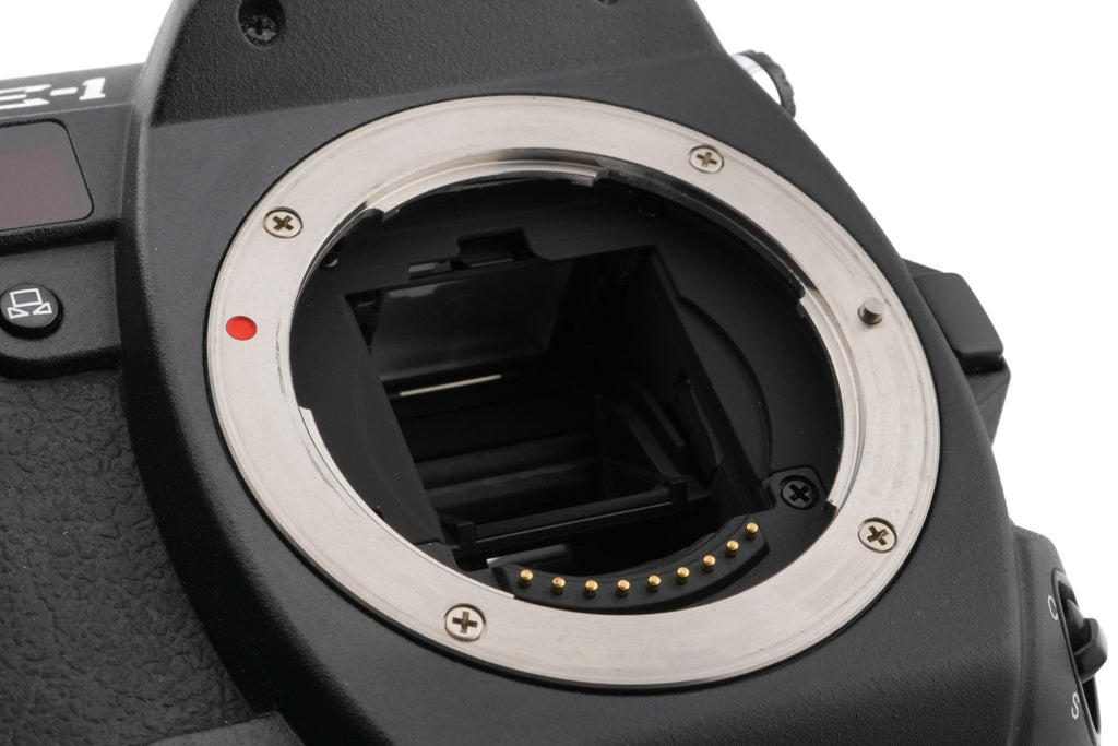 Olympus E-1