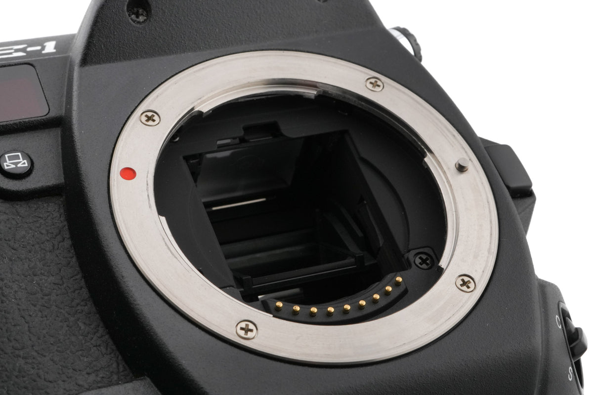 Olympus E-1