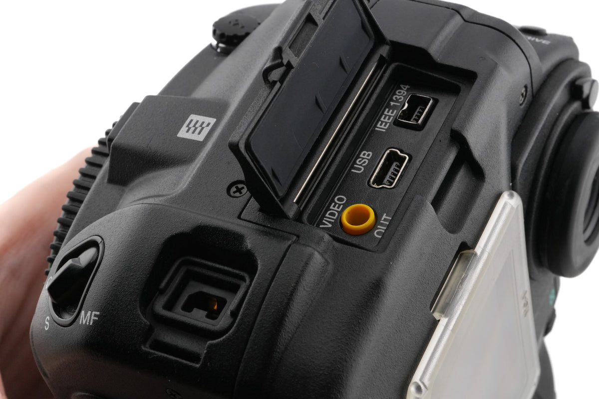 Olympus E-1