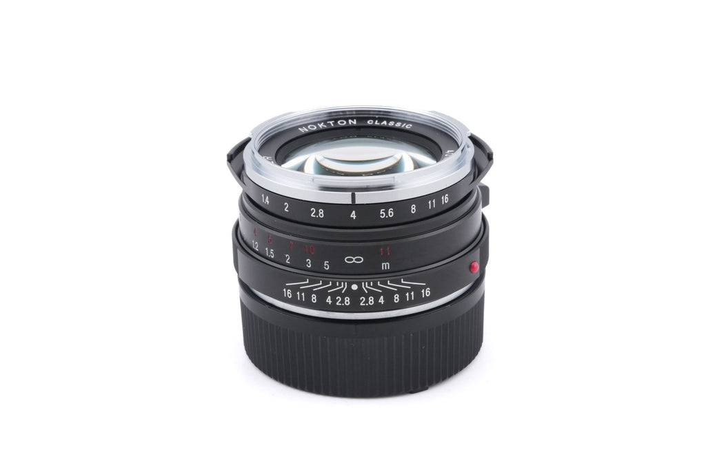 Voigtländer 40mm f1.4 Nokton Classic VM MC + LH-6 Lens Hood