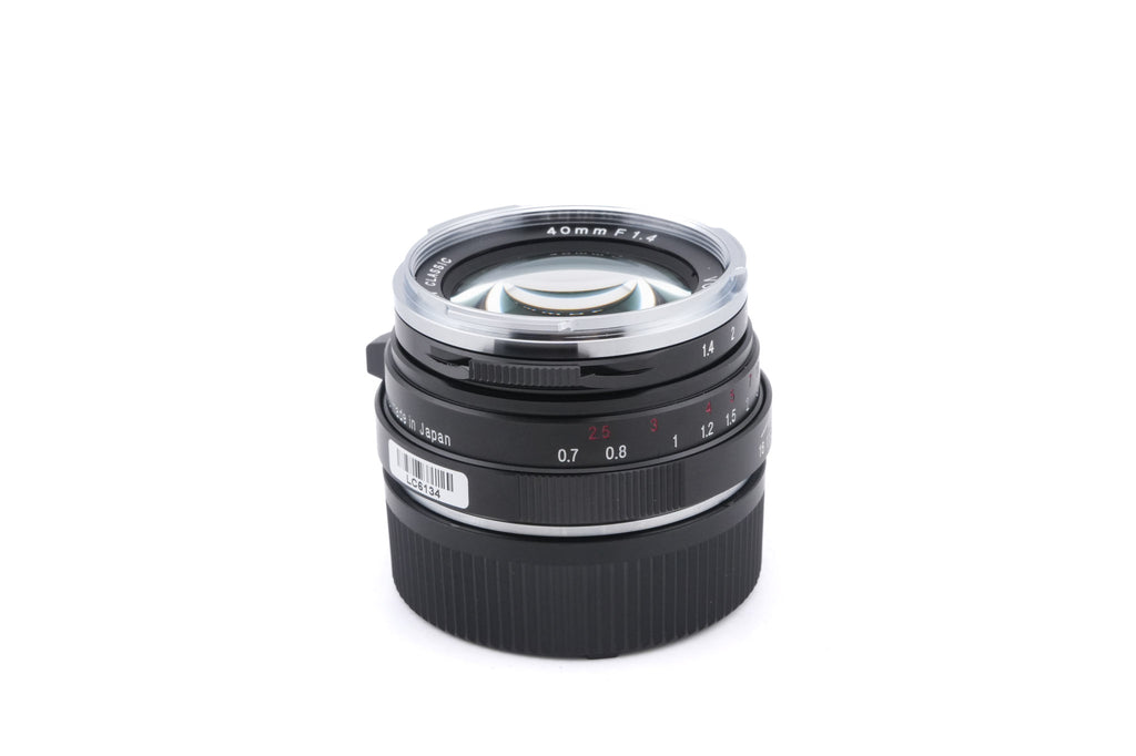 Voigtländer 40mm f1.4 Nokton Classic VM MC + LH-6 Lens Hood