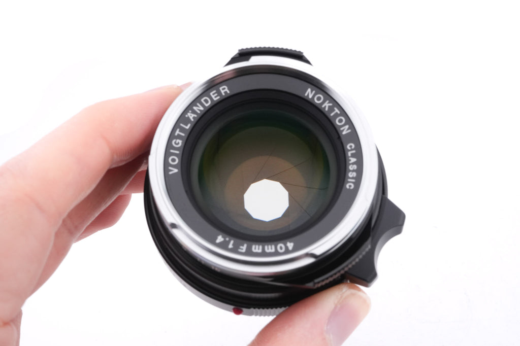 Voigtländer 40mm f1.4 Nokton Classic VM MC + LH-6 Lens Hood