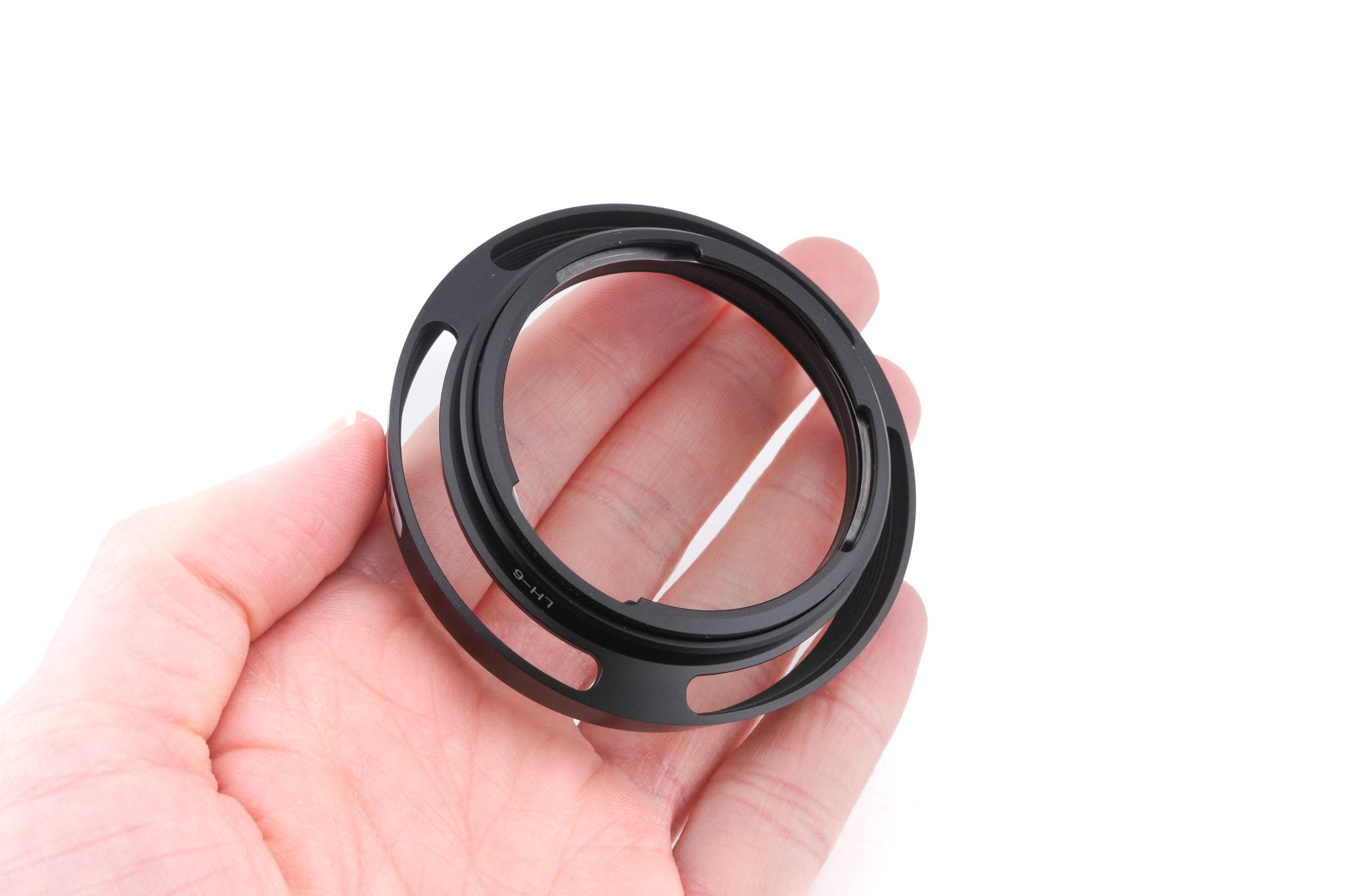 Voigtländer 40mm f1.4 Nokton Classic VM MC + LH-6 Lens Hood