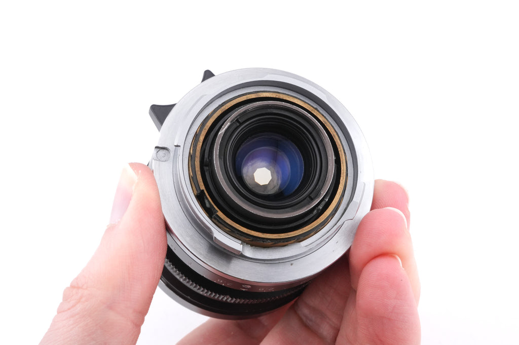 Leica 28mm f2.8 Elmarit (Type II) (11802) + Lens Hood (21mm f3.4 / 28mm f2.8) (12501)
