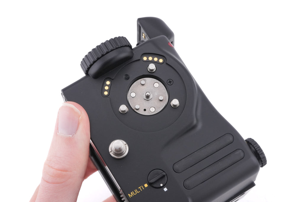 Mamiya 645 Pro + 120/220 Roll Film Holder N + 80mm f2.8 Sekor C + AC401 Winding Lever + FE401 AE Prism Finder