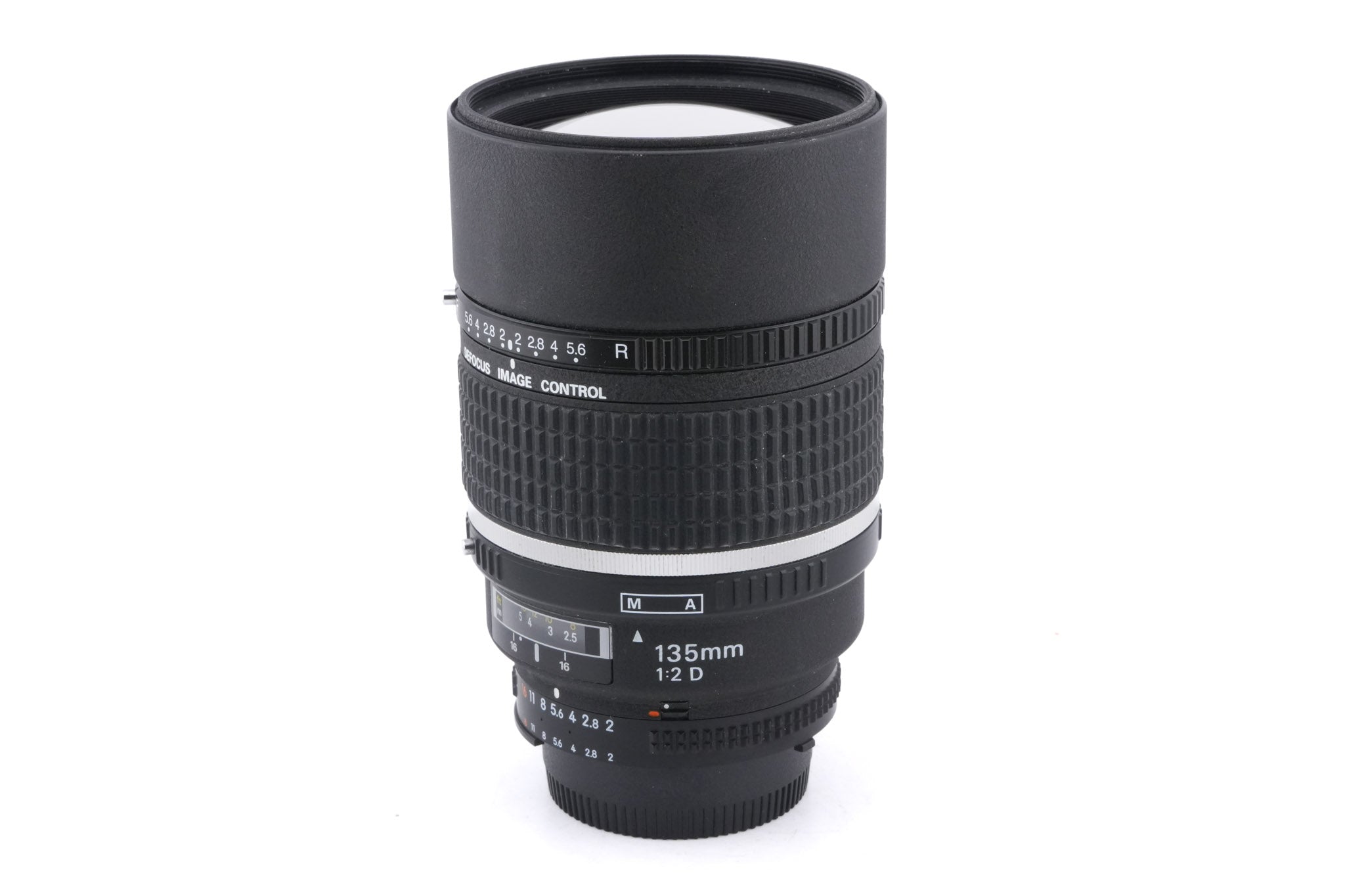 Nikon 135mm f2 AF DC-Nikkor D