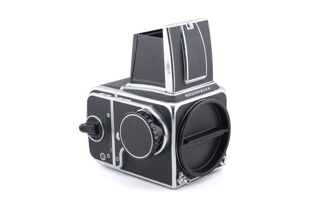 Hasselblad 500C/M (Silver, 10026) + Standard Focusing Screen (42161) + Standard Winding Knob (44024) + A12 Film Magazine (Silver, 30074) + Waist Level Finder (Old / Silver, 42021)