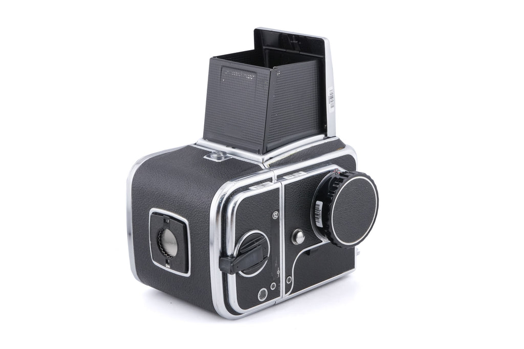 Hasselblad 500C/M (Silver, 10026) + Standard Focusing Screen (42161) + Standard Winding Knob (44024) + A12 Film Magazine (Silver, 30074) + Waist Level Finder (Old / Silver, 42021)