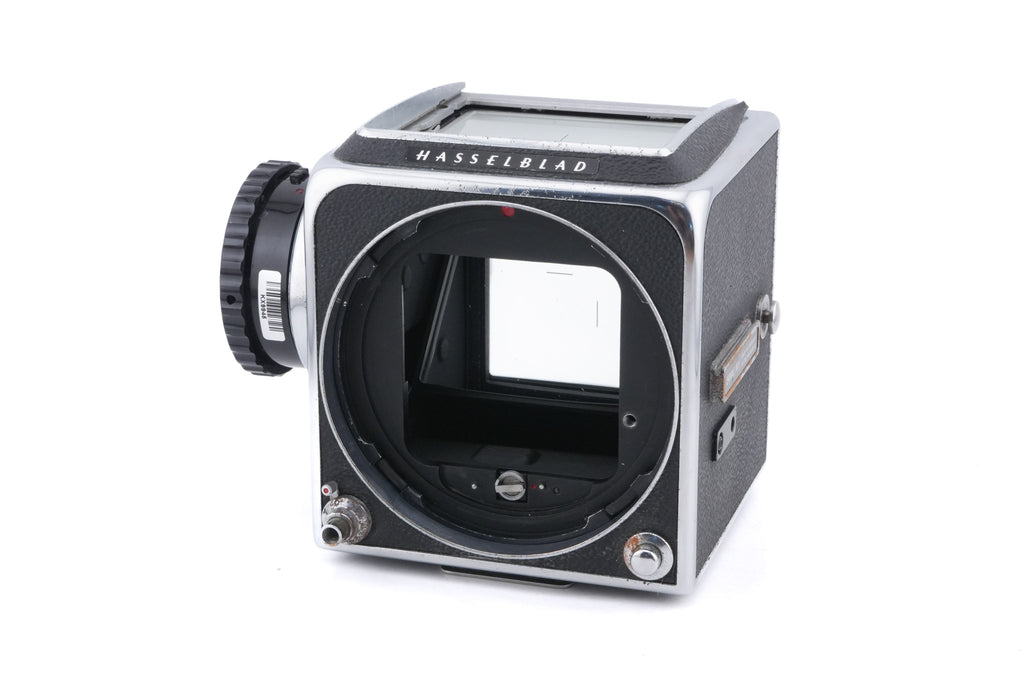 Hasselblad 500C/M (Silver, 10026) + Standard Winding Knob (44024) + Waist Level Finder (Old / Silver, 42021) + A12 Film Magazine (Silver, 30074) + Standard Focusing Screen (42161)