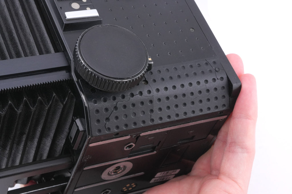 Mamiya RZ67 Professional + 120 6x7 Roll Film Holder Professional + Waist Level Finder + Type A3 Focusing Screen