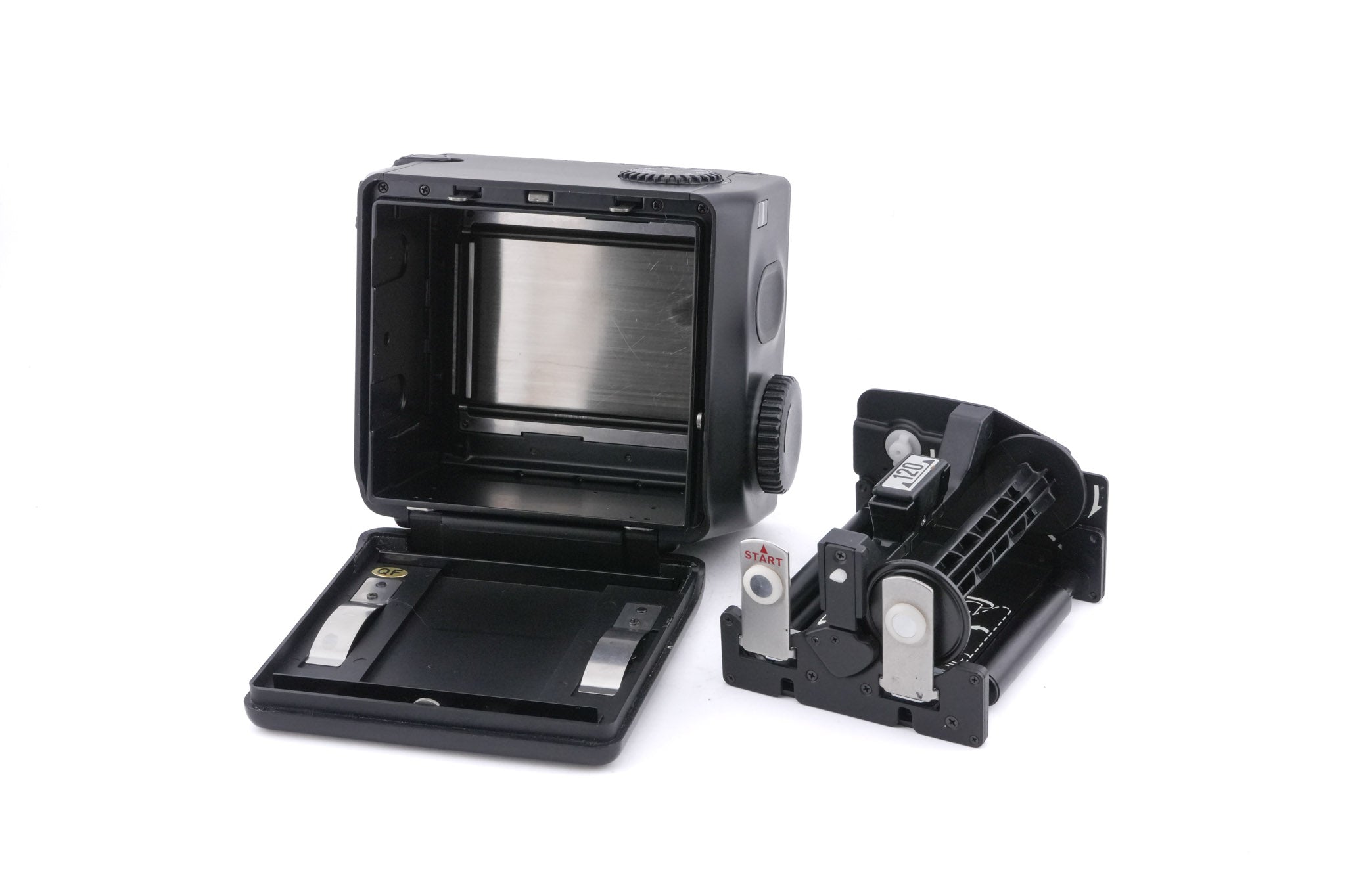 Mamiya 645 Pro TL + WG401 Power Drive Winder Grip + HA401 120/220 Roll Film Holder + FE401 AE Prism Finder + 120 Roll Film Insert (HA401) + 80mm f2.8 Sekor C