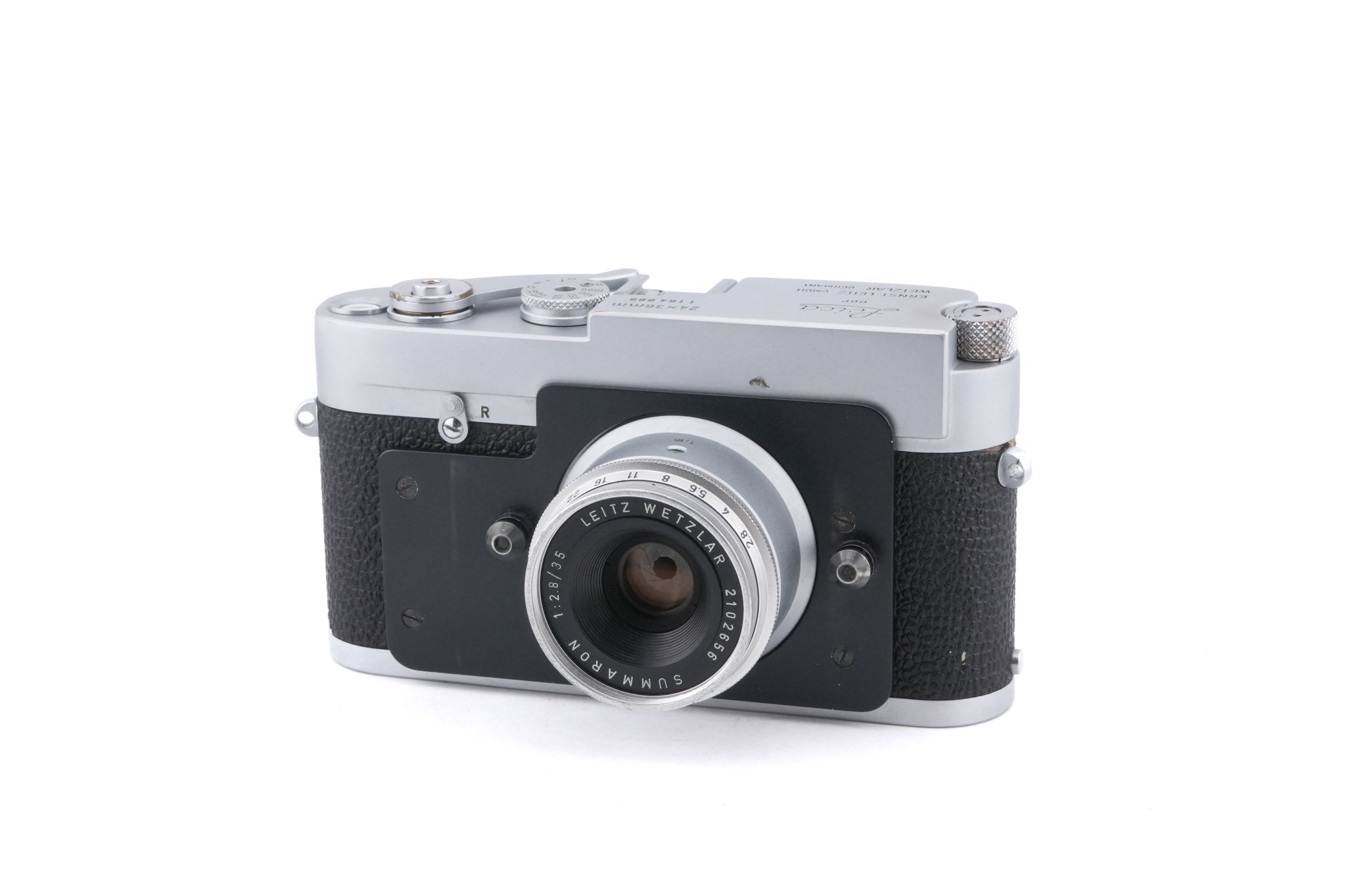 Leica MD Postcamera (24 x 36mm) + 35mm f2.8 Summaron (Postcamera)