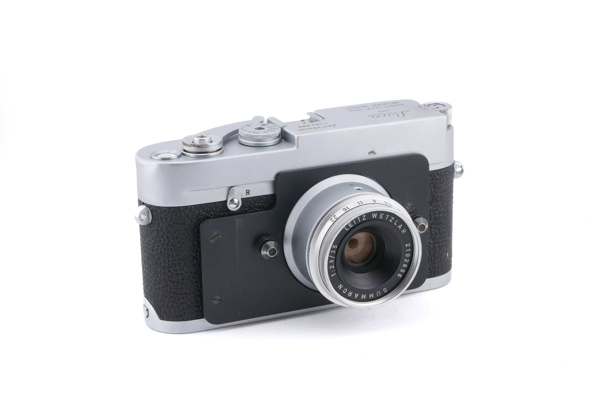 Leica MD Postcamera (24 x 36mm) + 35mm f2.8 Summaron (Postcamera)