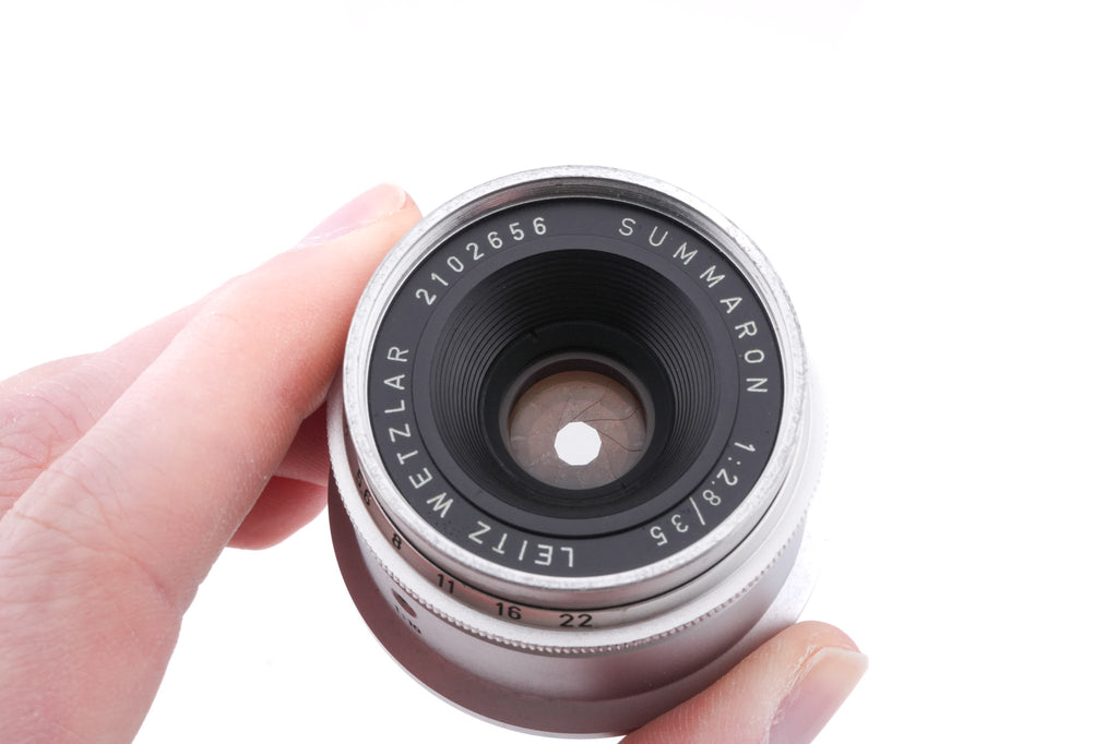 Leica MD Postcamera (24 x 36mm) + 35mm f2.8 Summaron (Postcamera)