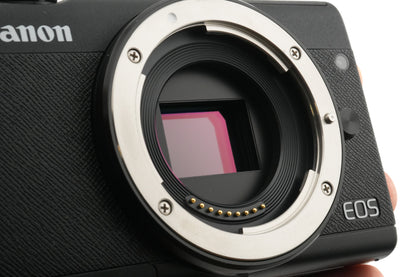 Canon EOS M200