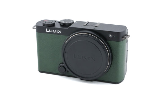 Panasonic Lumix DC-S9