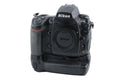 Nikon D700 + MB-D10 Multi-Power Battery Pack