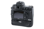 Nikon D700 + MB-D10 Multi-Power Battery Pack
