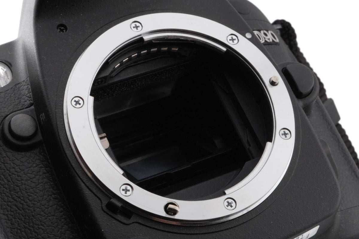 Nikon D90