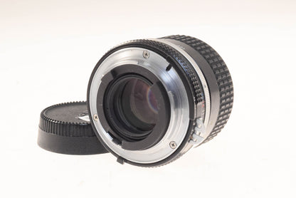 Nikon 85mm f2 Nikkor AI + HS-10 Lens Hood