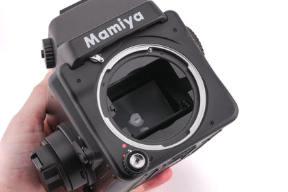 Mamiya 645E + 80mm f2.8 Sekor C + GN401 Rapid Wind Grip + 120 Roll Film Insert (HA401)